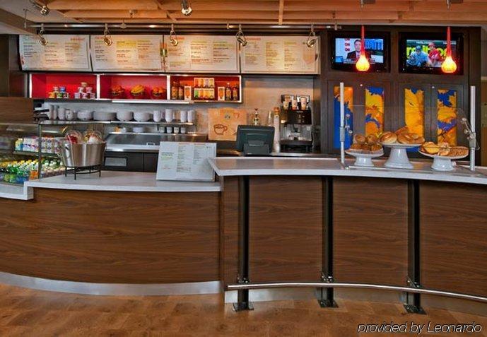Courtyard By Marriott Hotel 3*